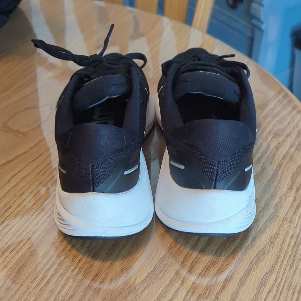 Nike Women's Black Athletic Shoes with White Accents - Picture 5 of 8